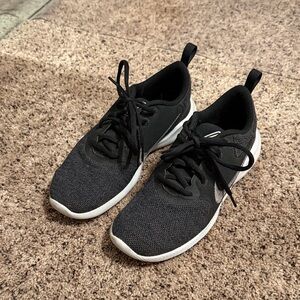 Nike Flex Tennis Shoe Sneaker 7.5